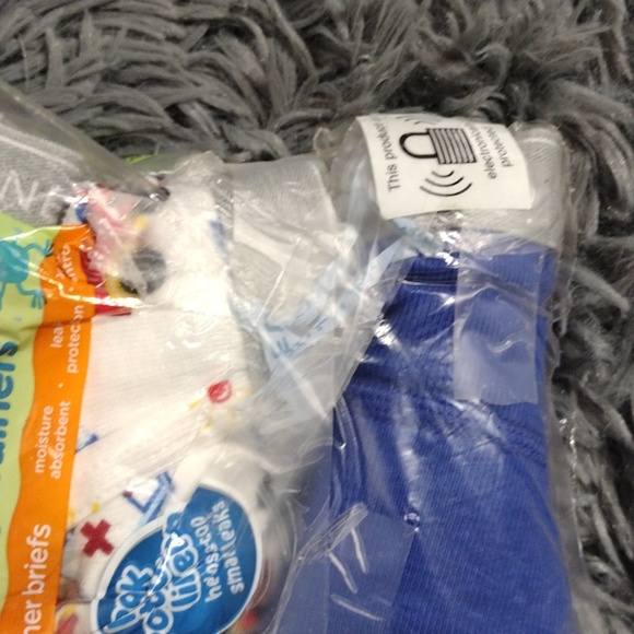 🌻5/$10 Toddler boys tagless potty trainer briefs - Picture 3 of 4